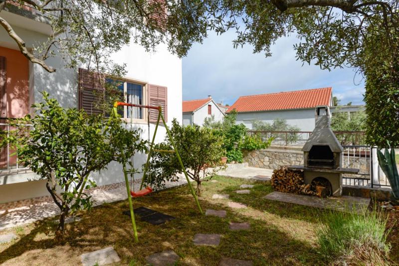Apartments Yo Lee Bibinje Luaran gambar